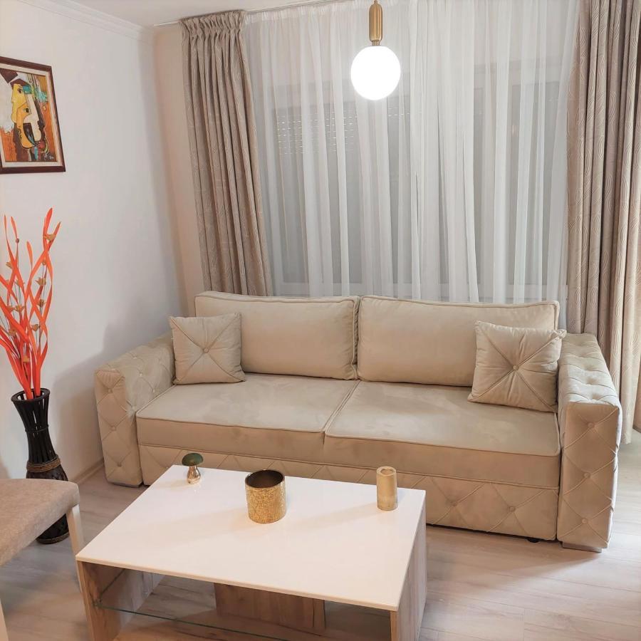City Lux Square Apartments 스코페 외부 사진