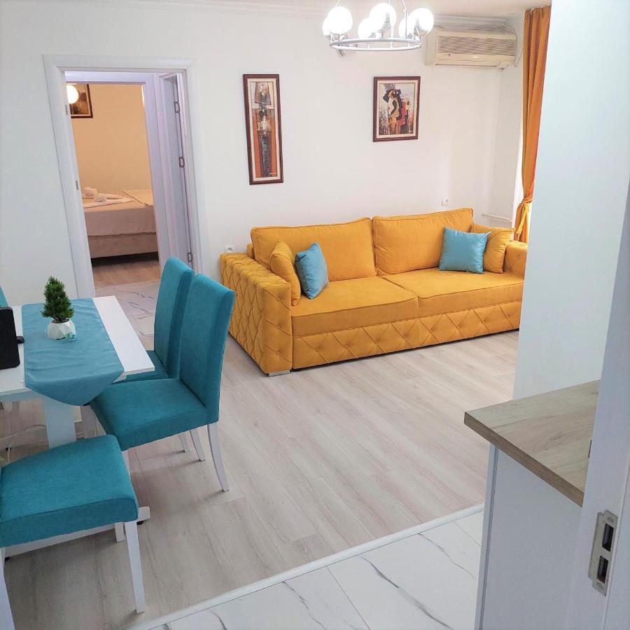 City Lux Square Apartments 스코페 외부 사진