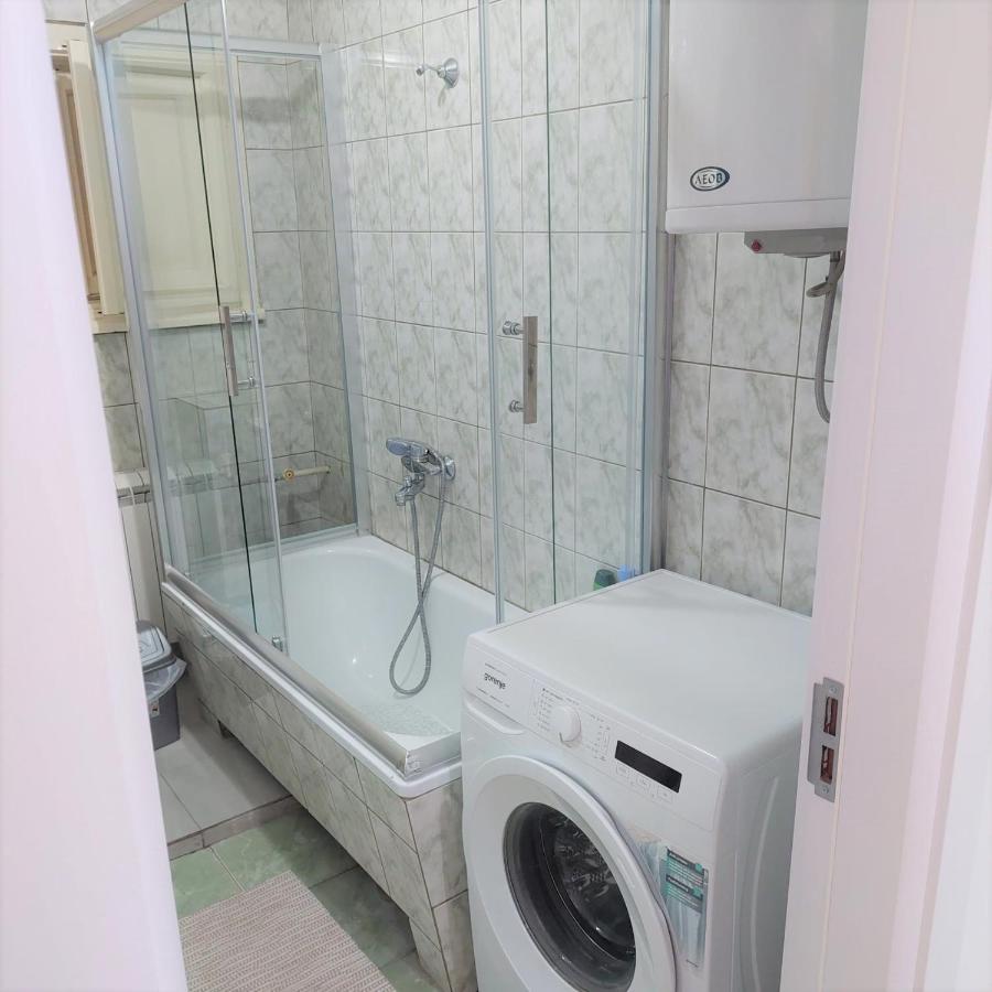 City Lux Square Apartments 스코페 외부 사진