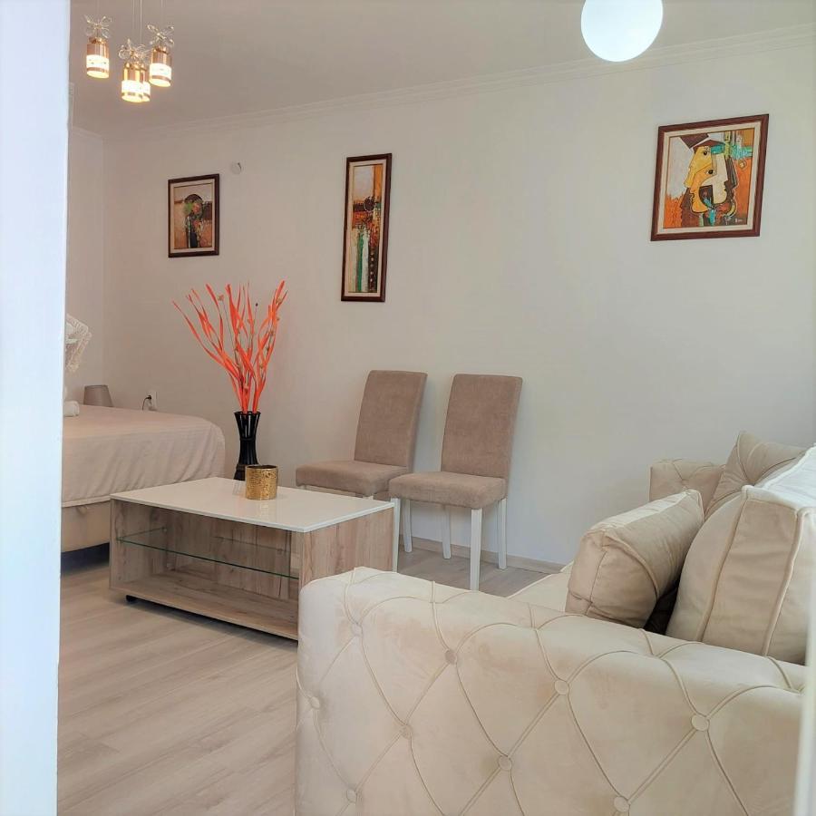 City Lux Square Apartments 스코페 외부 사진