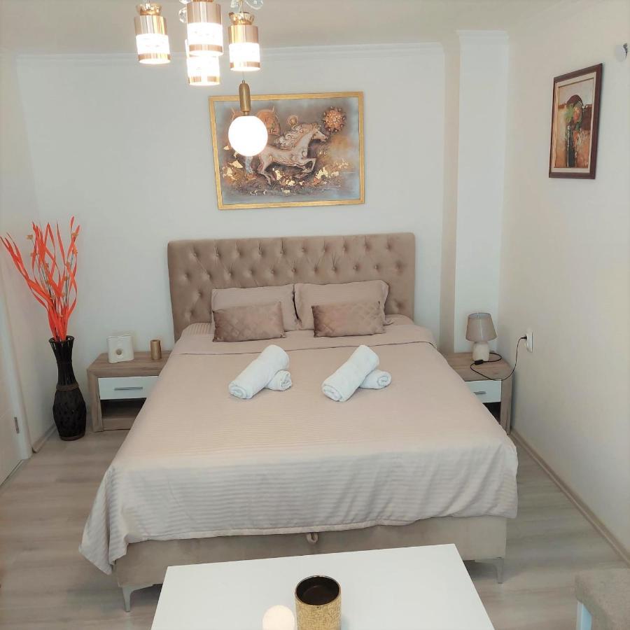 City Lux Square Apartments 스코페 외부 사진